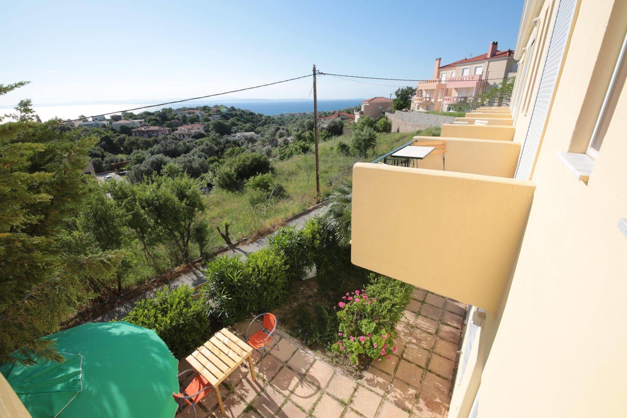 Point Twins Apartments Vrontádos Екстериор снимка